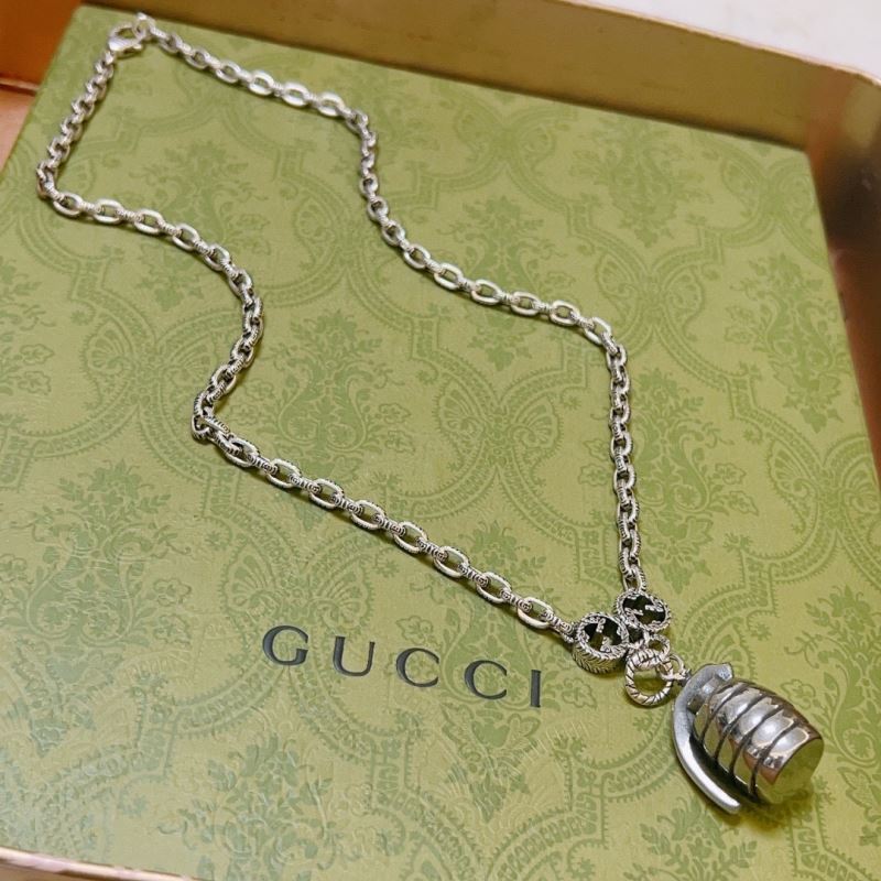 G*u*i necklaces